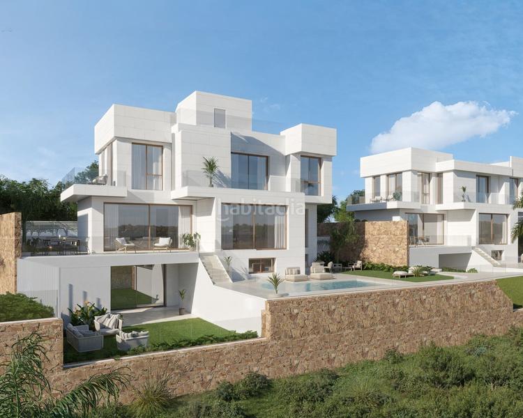 Foto 4daa621b-6555-457f-b7ba-618ebca00ec7. Xalet amb aparcament piscina a Estepona golf Estepona