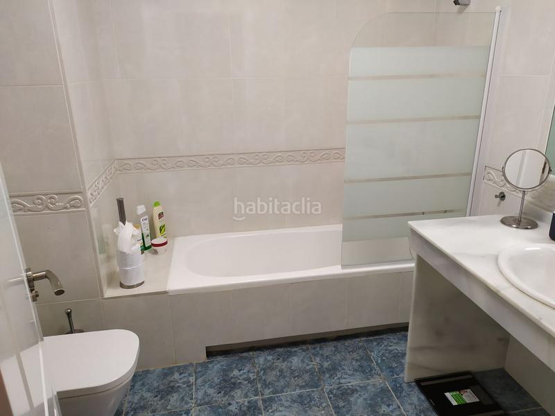 Foto debefbe7-279e-49f8-9095-dabe2cc8be20. Semi detached house with parking pool in Cabopino - Artola Marbella