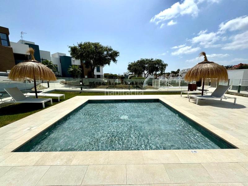 Foto 29a09b9d-e26e-4dbf-a58e-6a6d3dc4500d. Planta baixa amb aparcament piscina a Cabopino - Artola Marbella