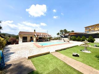 Casa a Niàgara Parc -Àgora Parc. Increíble chalet con piscina y porche en urbanitzacions niàgara