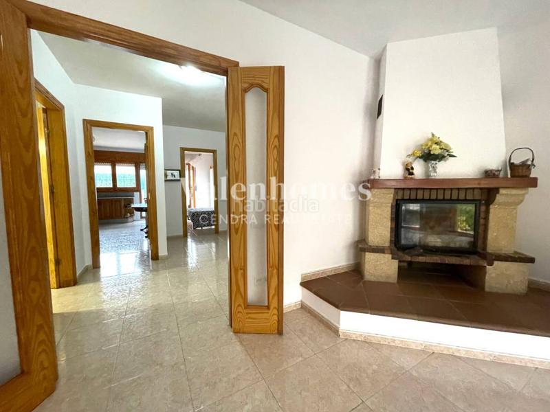 Foto 46e07892-2e8a-463f-b90b-6a99a4eb912e. Casa descubre la casa perfecta para ti , con diferentes zonas exteriores y gran garaje. en Solsona