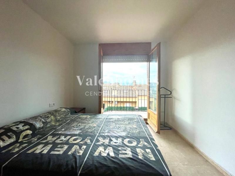 Foto 76af96c7-df6d-459c-af4b-3f0099db4c3a. Casa descubre la casa perfecta para ti , con diferentes zonas exteriores y gran garaje. en Solsona