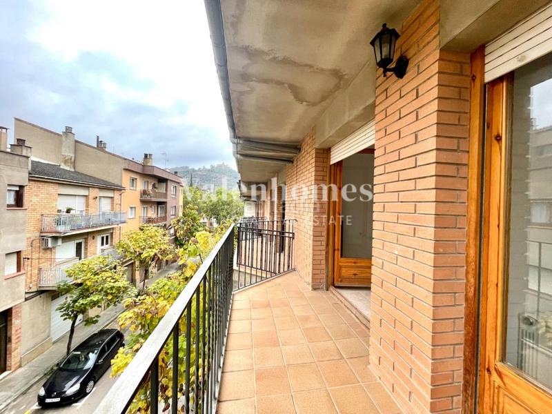 Foto b6ec3439-227c-4f92-aa93-8ac8e2935269. Casa descubre la casa perfecta para ti , con diferentes zonas exteriores y gran garaje. en Solsona