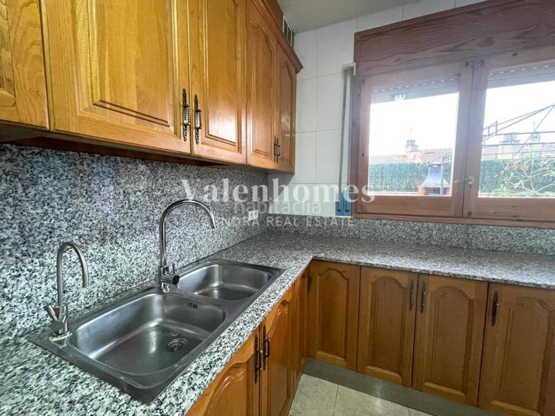 Foto c2714531-130d-4629-9845-711b7210d0b7. Casa descubre la casa perfecta para ti , con diferentes zonas exteriores y gran garaje. en Solsona