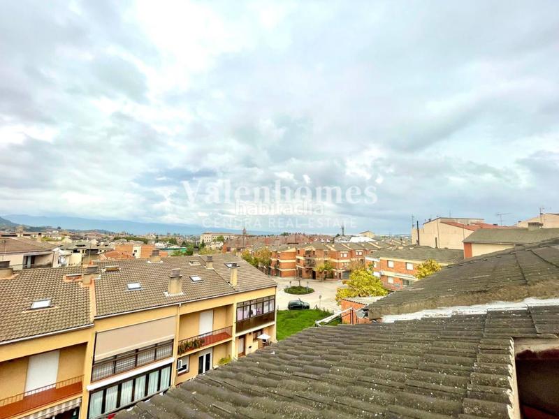 Foto d3645fae-62bc-4c20-99a0-3370e0415ec2. Casa descubre la casa perfecta para ti , con diferentes zonas exteriores y gran garaje. en Solsona