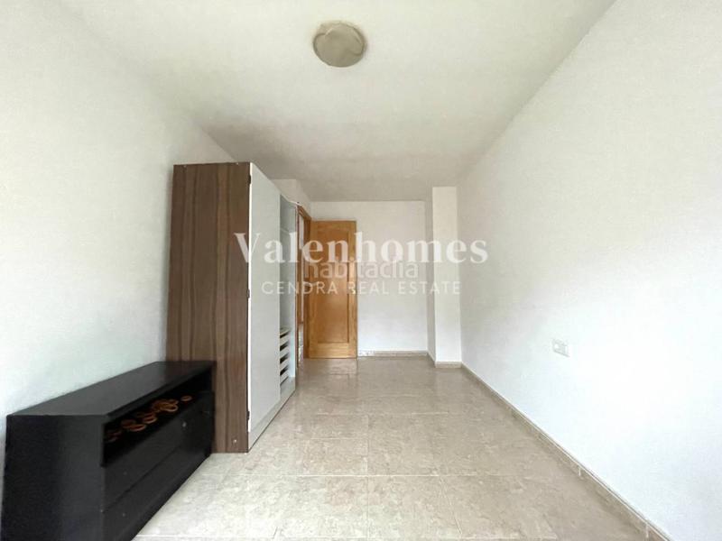 Foto d9e18340-9be3-421b-9464-150edf9c9e80. Casa descubre la casa perfecta para ti , con diferentes zonas exteriores y gran garaje. en Solsona