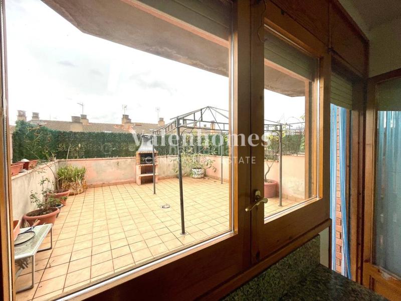 Foto f02ad53c-bd33-4cd0-bb6e-672e126ae378. Casa descubre la casa perfecta para ti , con diferentes zonas exteriores y gran garaje. en Solsona