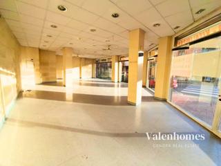 Business premise in Nord. Local en venta en caputxinssanta clarahospital