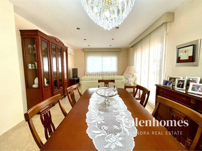 Foto eed31186-b18e-4b86-b4a7-b207a3b1c129. Casa preciosa casa a cuatro vientos con patio y gran garaje cubierto y posibilidad de instalar piscina. en Banyeres del Penedès