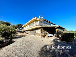 Chalet à Avinyó. Espectacular chalet con piscina y gran zona exterior en avinyó