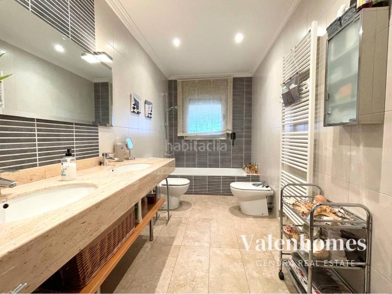 Foto 8d049eab-cfa1-4b9a-a77d-4288ed25b480. Chalet avec chauffage parking piscine dans Avinyó