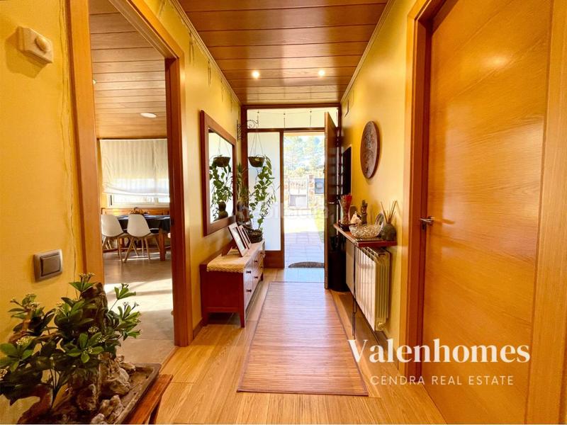 Foto b7d114a1-67dc-44c8-a079-fbfc421b79b0. Chalet avec chauffage parking piscine dans Avinyó