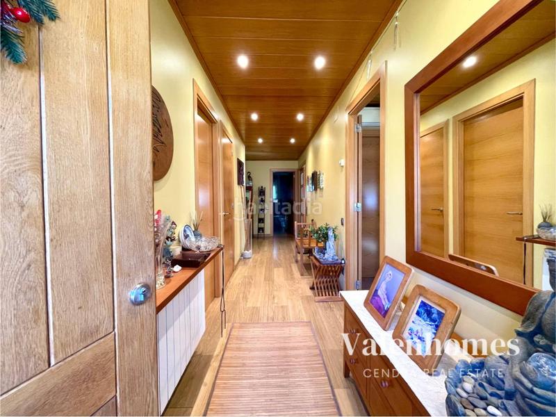 Foto b8e7b4cd-4f68-472a-87be-2cc936e16a5c. Chalet avec chauffage parking piscine dans Avinyó