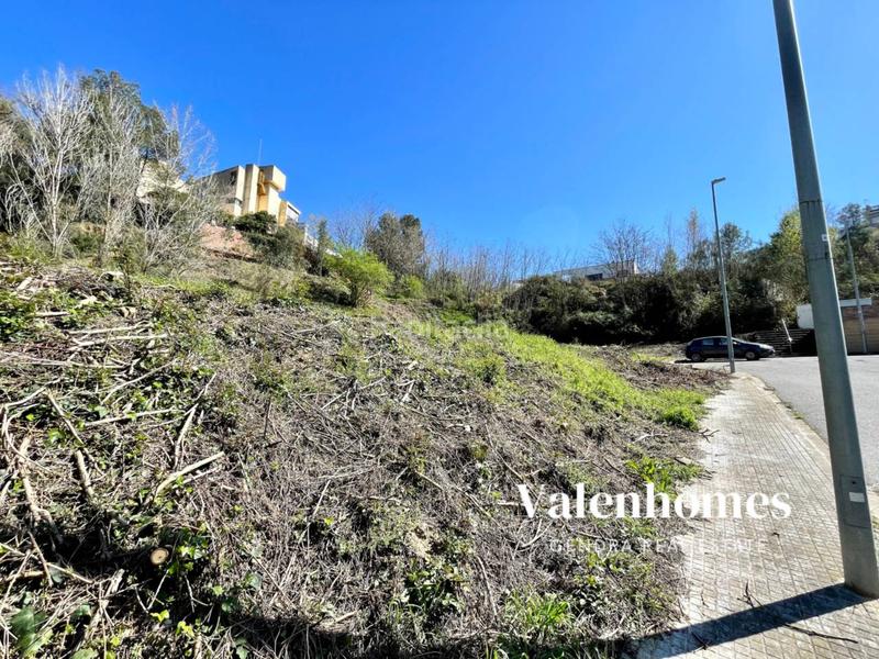 Foto 104578a2-7202-47a5-83b9-80bfcc7fd57e. Terreno residencial parcela esquinera en venta , amplitud, orientación y entorno inmejorable. en Castellar del Vallès