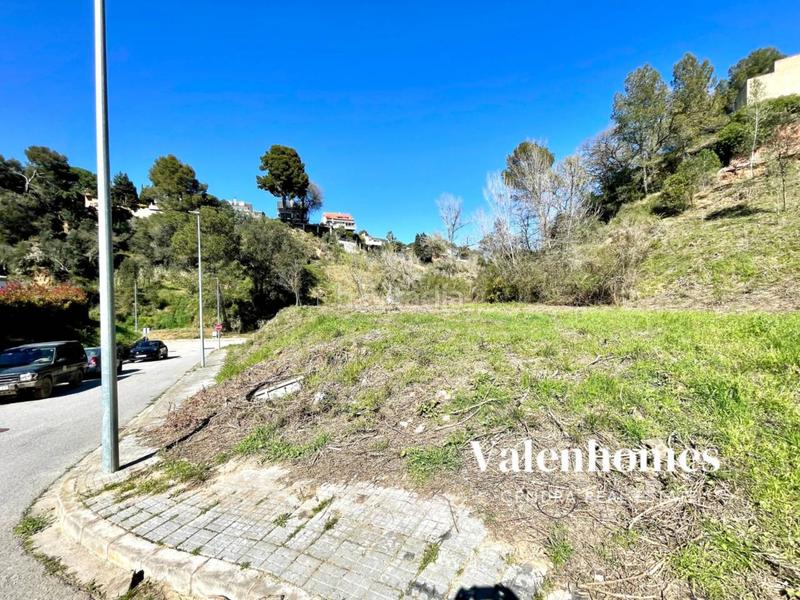 Foto 82c47bb8-9c45-4c68-be9f-25f1c63573bd. Terreno residencial parcela esquinera en venta , amplitud, orientación y entorno inmejorable. en Castellar del Vallès