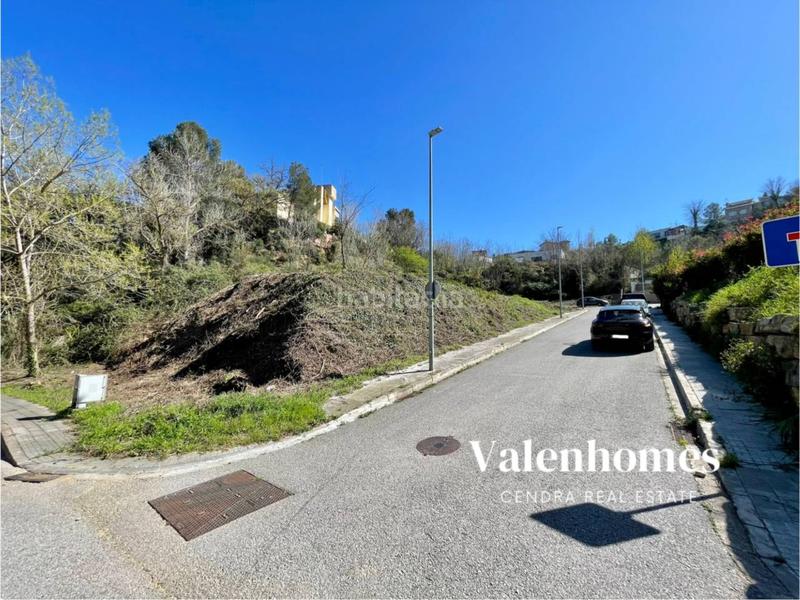 Foto b02b329d-eb27-4012-a0c9-dc10805c7421. Terreno residencial parcela esquinera en venta , amplitud, orientación y entorno inmejorable. en Castellar del Vallès