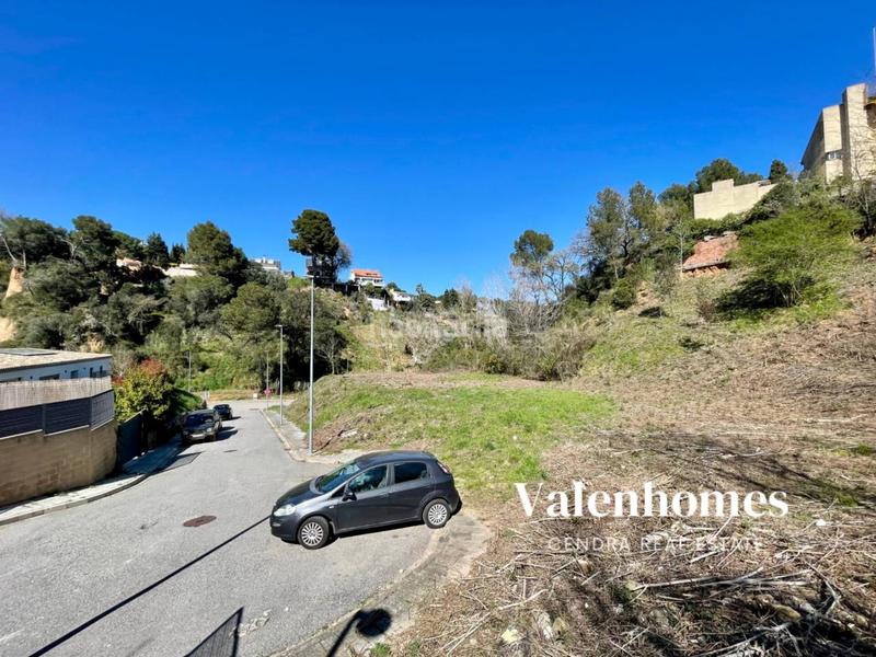 Foto bda7d9bf-9c44-48ef-ab51-ec02005abfe0. Terreno residencial parcela esquinera en venta , amplitud, orientación y entorno inmejorable. en Castellar del Vallès