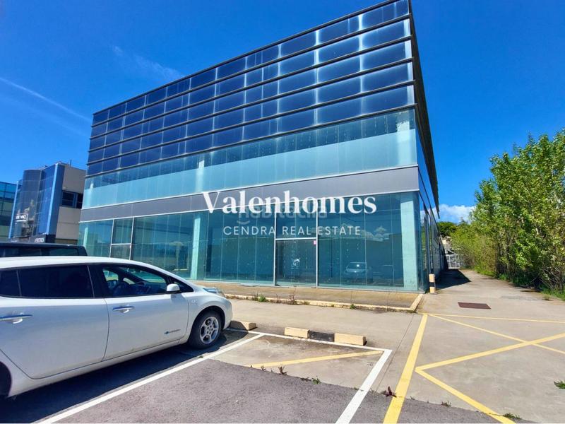 Foto 54b33bdf-5629-4052-9ff4-68ffb4e3f639. Nave industrial  premium en venta en polígono osona parc , barcelona en Gurb