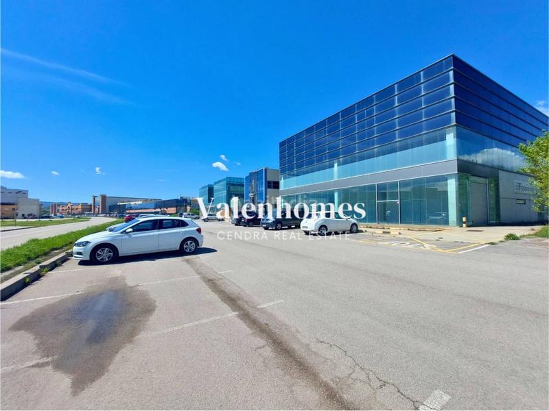 Foto 953c5624-d7a8-42ef-ae10-3e7bd9545a1b. Nave industrial  premium en venta en polígono osona parc , barcelona en Gurb