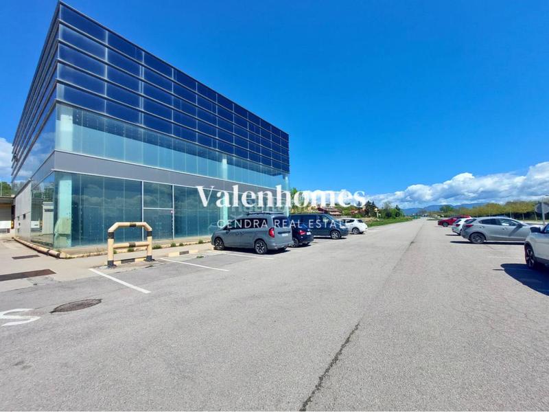 Foto 98b92d7f-2a23-477f-a568-283ebbb529b4. Nave industrial  premium en venta en polígono osona parc , barcelona en Gurb