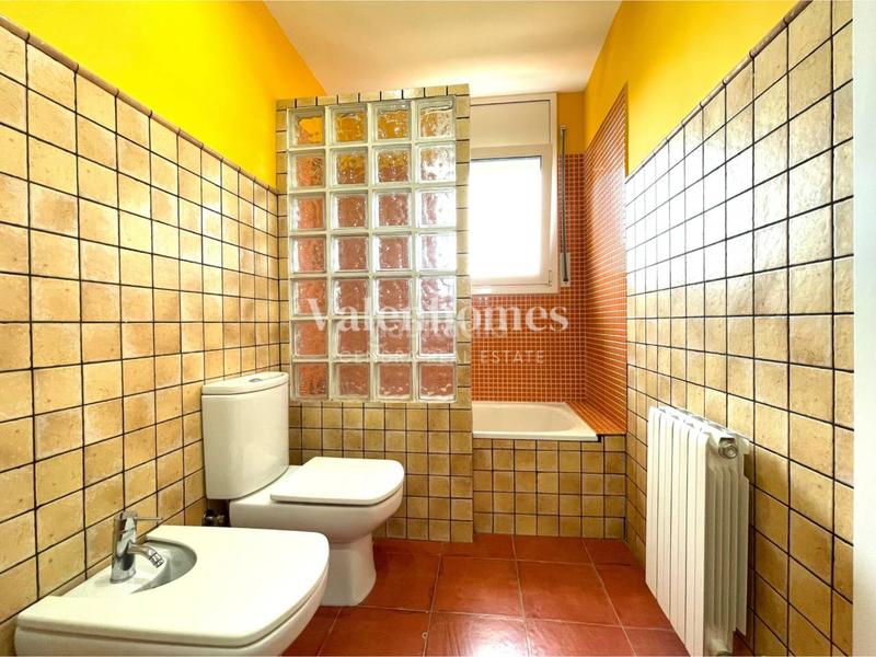Foto aa5d610f-d7f7-47ee-b143-7336296724fc. Casa una joya en regent park en Fogars de la Selva