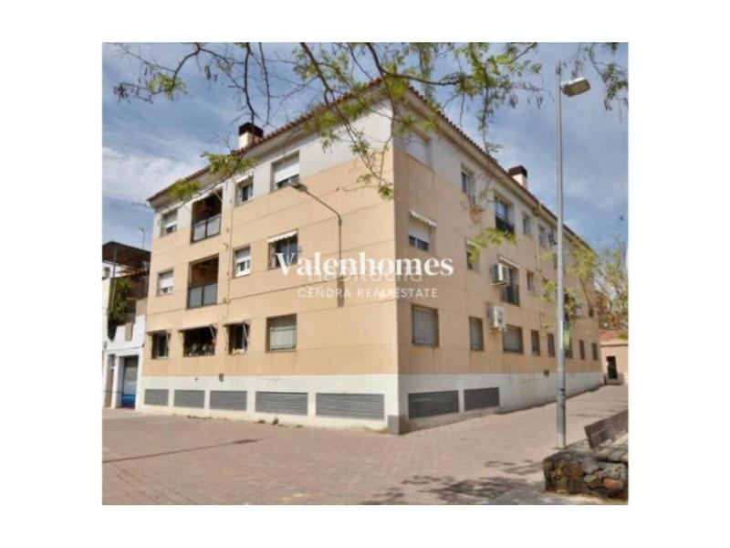 Foto c4b2557a-4ba0-420d-8384-c76fc9d7639d. Piso oportunidad! planta baja con todas las comodidades en ca noriac en Sabadell