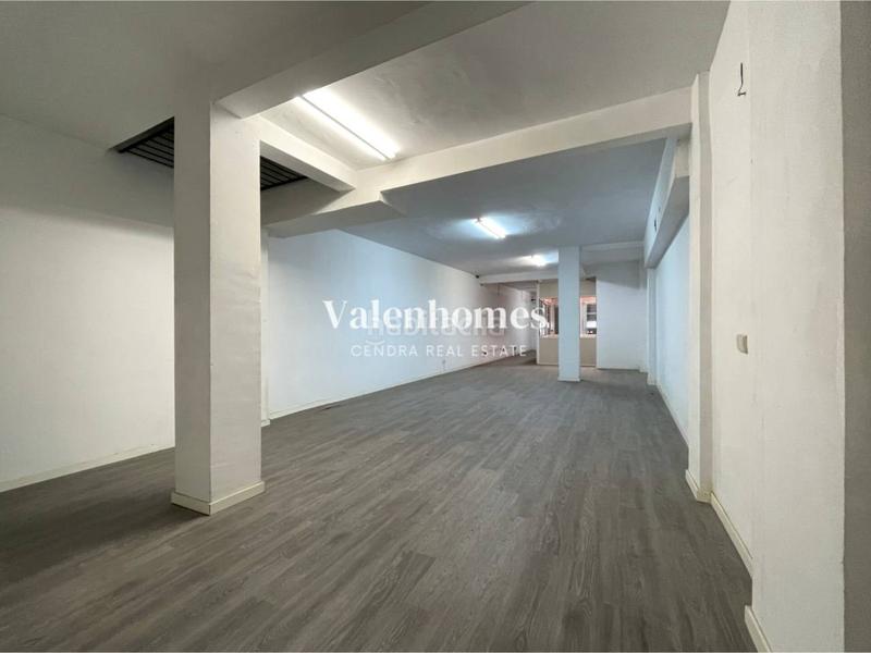 Foto d8f3c5a7-2e4f-4023-aca2-d3157771f3c4. Local comercial local en venta en can mas08291 en Ripollet