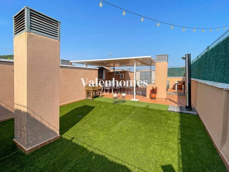 Foto 9bf7c3b8-5fc8-4aad-a09f-81dfaf712e31. Piso  en venta con gran terraza privada en Montornès del Vallès