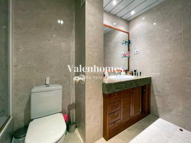 Foto c0676dbd-be8e-486c-ba99-251b2b7b4287. Piso  en venta con gran terraza privada en Montornès del Vallès
