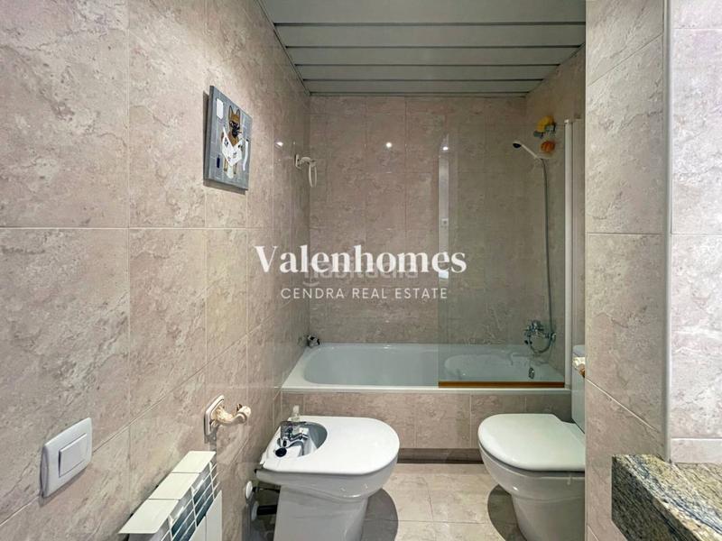 Foto df7653b1-7244-4520-9083-9215491a6176. Piso  en venta con gran terraza privada en Montornès del Vallès