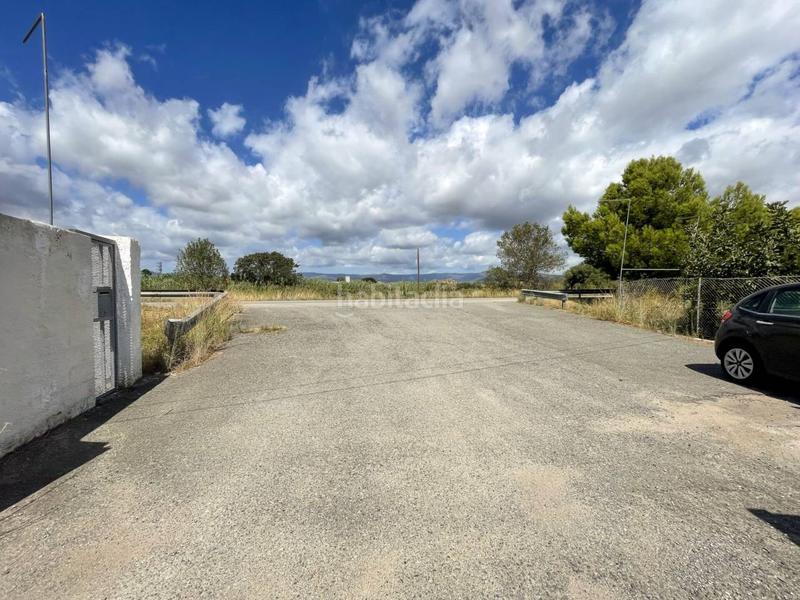 Foto 0b7d03e5-af22-4a8e-8c0f-75b92e38fb16. Nau industrial a Riudoms