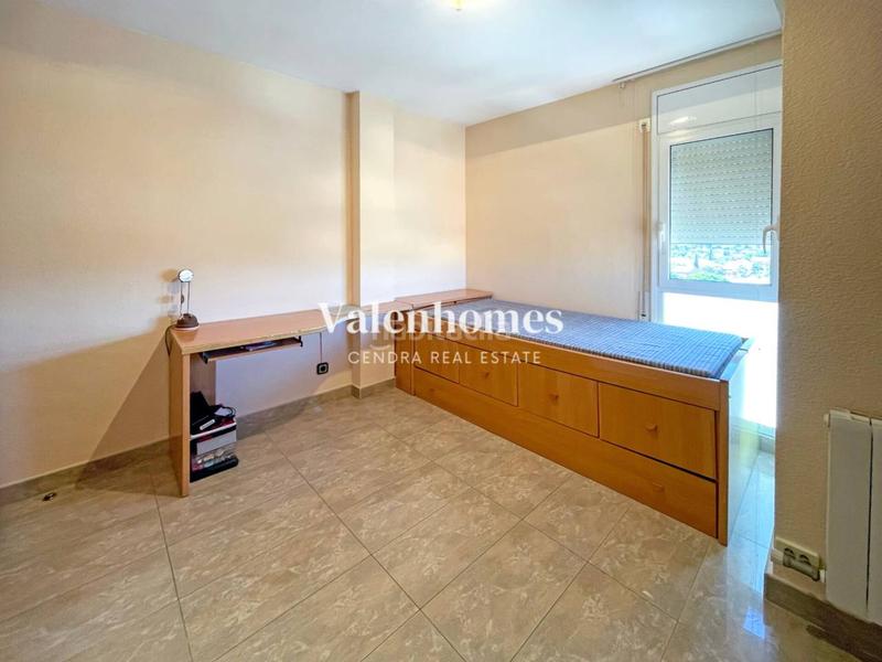 Foto 173b57cd-fd0e-4938-9305-6a0744a91e8d. Flat with heating parking in Ponent Reus