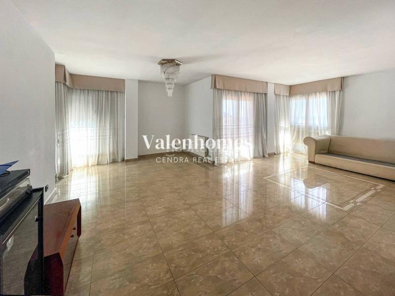 Foto 7dbb6f0d-3d7c-41ec-9c2c-8e9b0eb9a400. Flat with heating parking in Ponent Reus