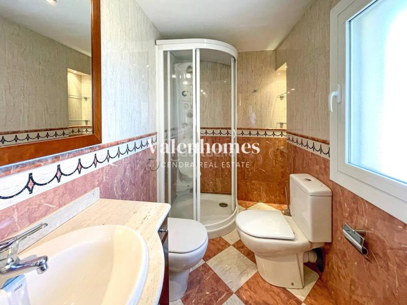 Foto c8006316-9925-4b4f-877f-52e886a47776. Flat with heating parking in Ponent Reus