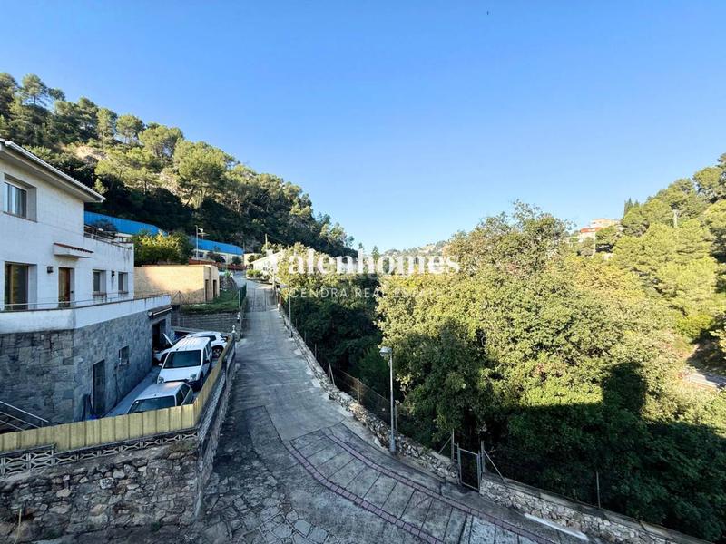 Foto 31dacf45-aa0b-47fa-b7a4-fa85384a72cc. Haus mit heizung parking in Cervelló