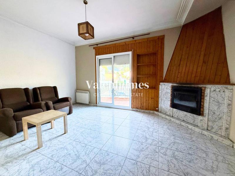 Foto 6b9e8663-77c3-483b-8bca-028b165b830d. Haus mit heizung parking in Cervelló