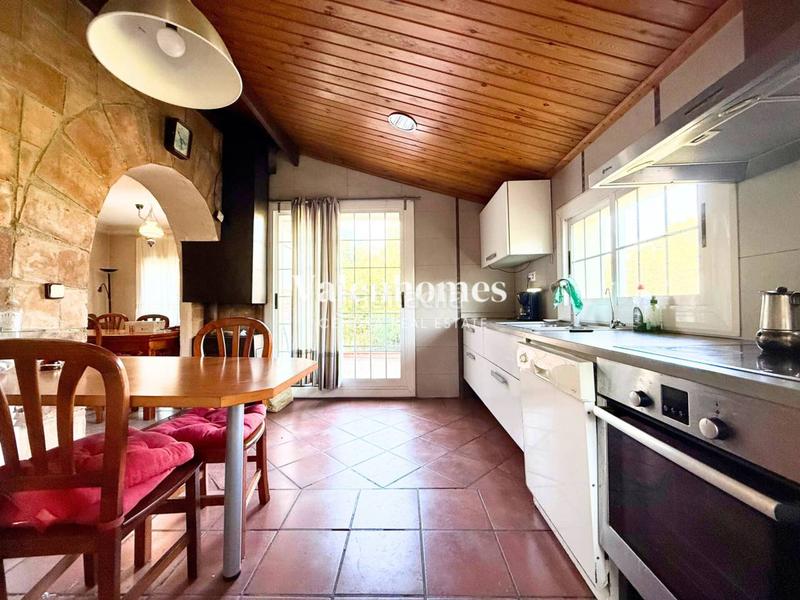 Foto bf75ce2a-3e62-406e-9dcb-3def24b9f965. Haus mit heizung parking in Cervelló