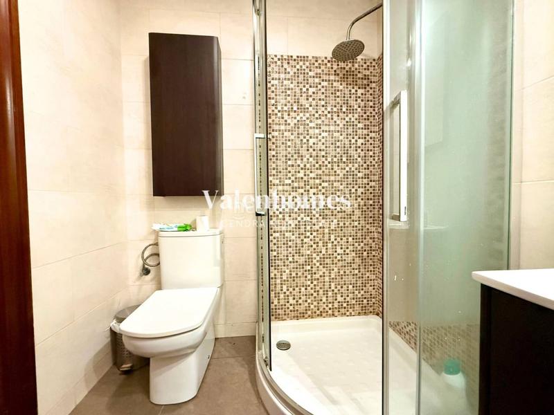 Foto e89699ba-5dd6-43ff-91a3-456098586684. Haus mit heizung parking in Cervelló