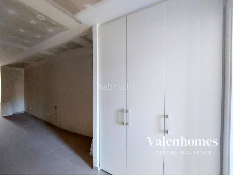 Foto 39a741b1-b550-4ffc-b051-bf22a1b8556b. Etagenwohnung mit heizung in Centre Vic