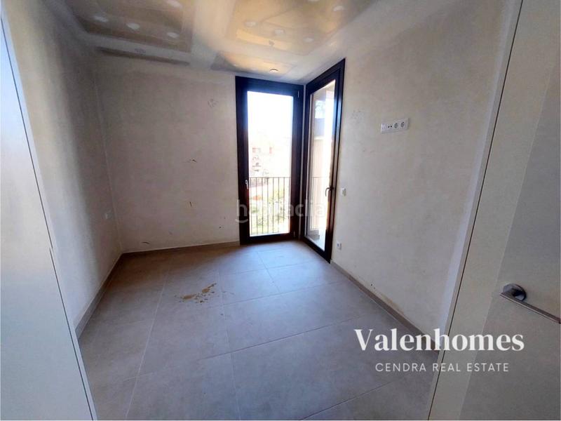 Foto b7c0e5bb-be48-439a-8d1c-781a51f4382c. Etagenwohnung mit heizung in Centre Vic