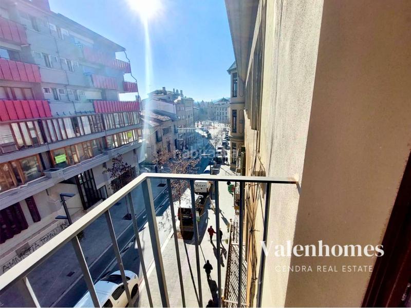 Foto b92ec478-c938-4716-acdb-0bce542fa534. Etagenwohnung mit heizung in Centre Vic