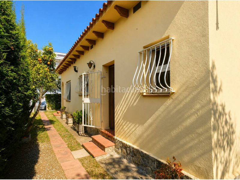 Foto f1d1fdd0-38c0-44f4-beff-3c9fb7e43803. Casa amb aparcament a Els Griells Estartit