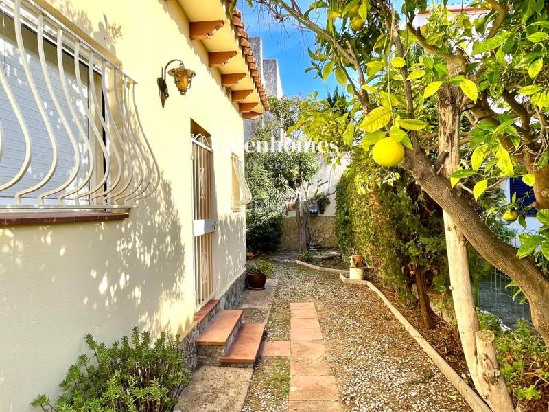 Foto f866ef89-eb5d-44f3-a745-87720d9f7424. Casa amb aparcament a Els Griells Estartit