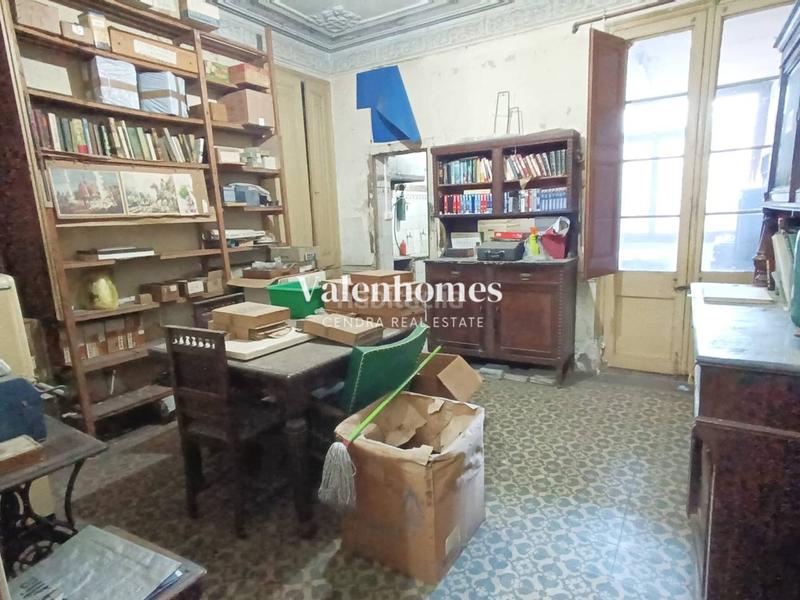 Foto 87cc9b07-c848-465b-9402-62f80f78816b. Casa oportunidad única en pleno centro ! en Barri del Centre Terrassa