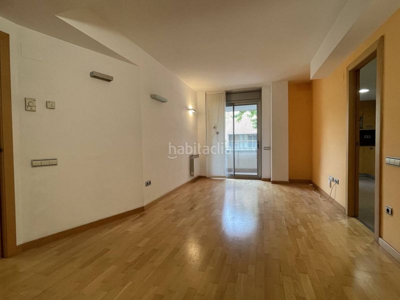 Foto f7797821-532d-442c-b955-6d6541359fb3. Flat with heating pool in Barri del Centre Terrassa