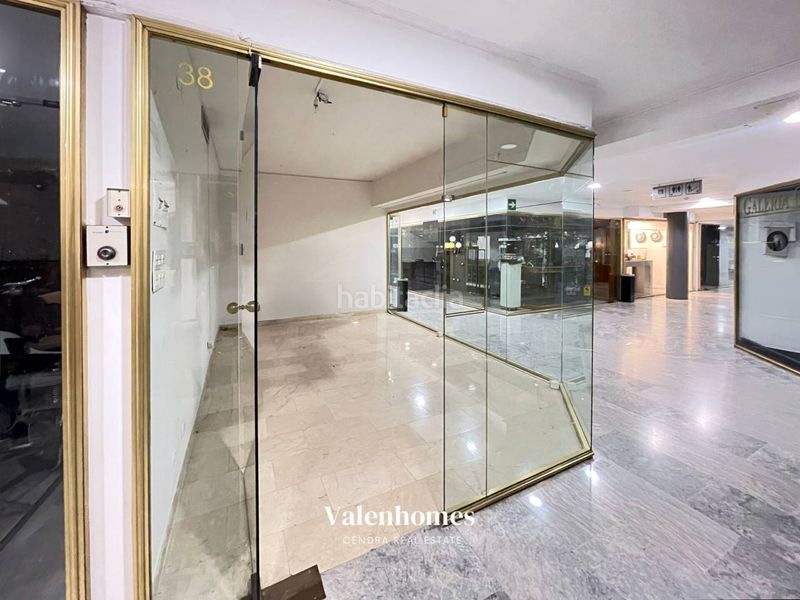 Foto 811b5d57-b8a7-4c32-8c28-e2b75dd37075. Local comercial a Dreta de l´Eixample Barcelona