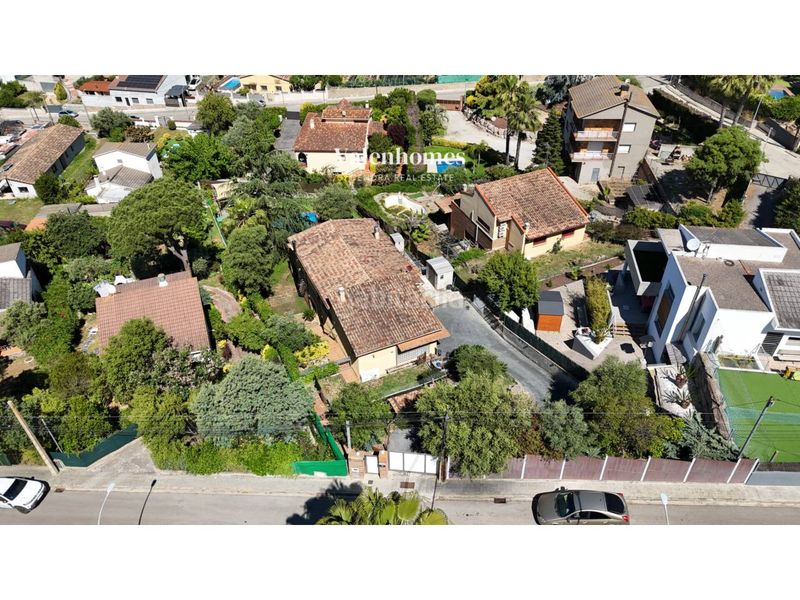 Foto 508c48a3-fb60-4f94-b04d-2e459eca4eec. Casa amb calefacció aparcament piscina a Vilanova del Vallès