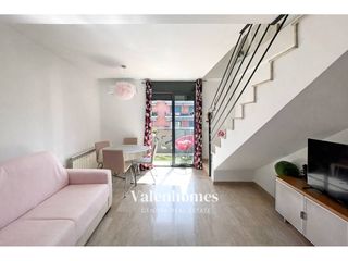 Duplex in Can Roses. Precioso dúplex con terraza privativa en rubí