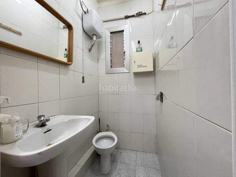 Foto f35f2274-f918-4d4b-a7a2-ba26bfbb60e8. Local comercial a Verdum Barcelona