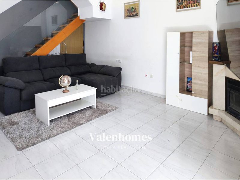 Foto f77dd357-9487-4087-be57-a70f3957a171. Casa amb aparcament a Ca n'Aurell Terrassa